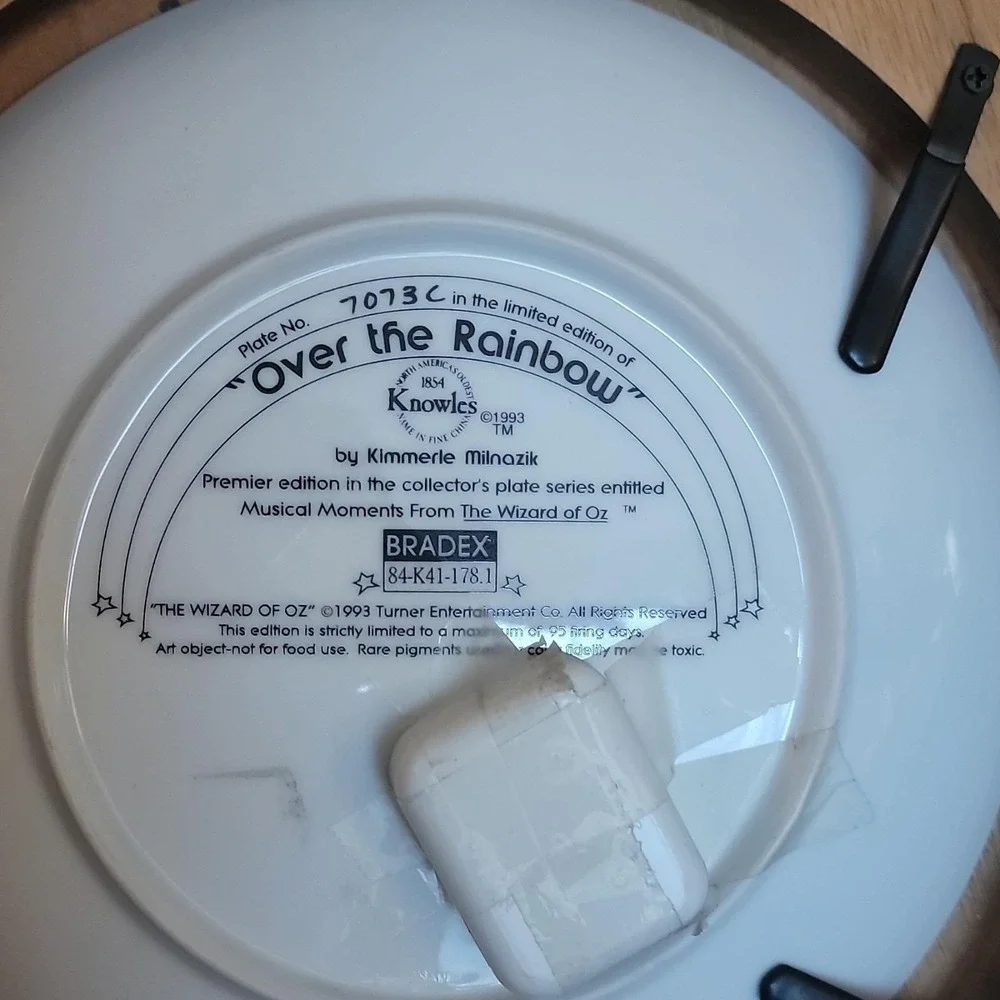 Knowles Wizard of Oz Over the Rainbow Musical Collector Plate Framed 1993 7073C
